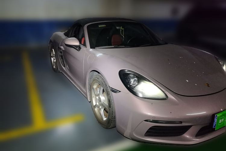 Used Porsche 718 2020 Boxster 2.0T Front Right 45 Deg