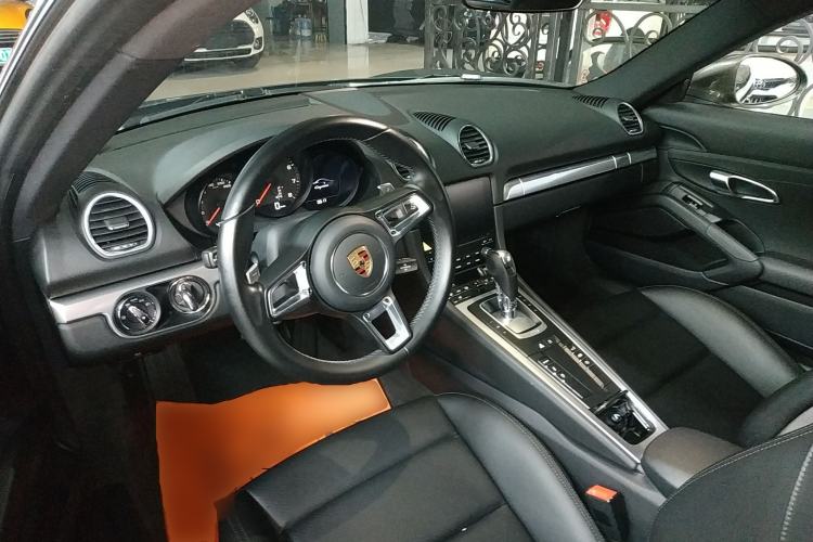 Used Porsche 718 2020 Cayman 2.0T Center Console