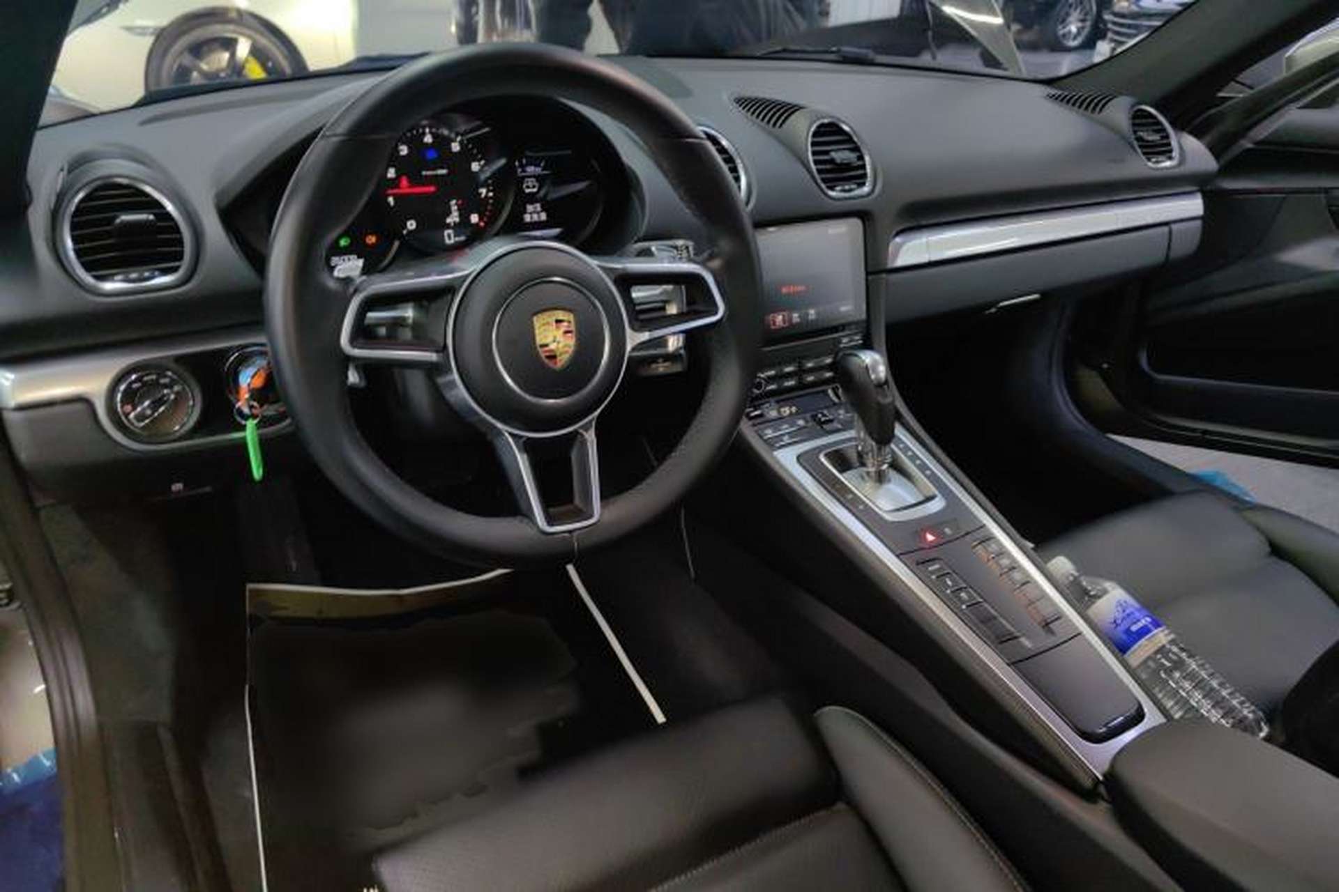 Used Porsche 718 2020 Cayman 2.0T Center Console