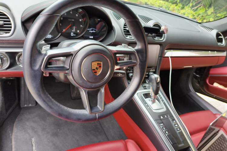 Used Porsche 718 2020 Cayman 2.0T Center Console