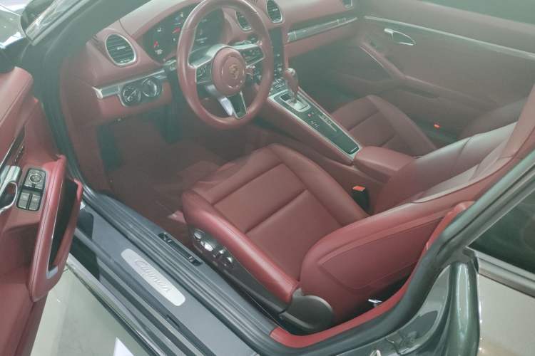 Used Porsche 718 2020 Cayman 2.0T Driver Seat