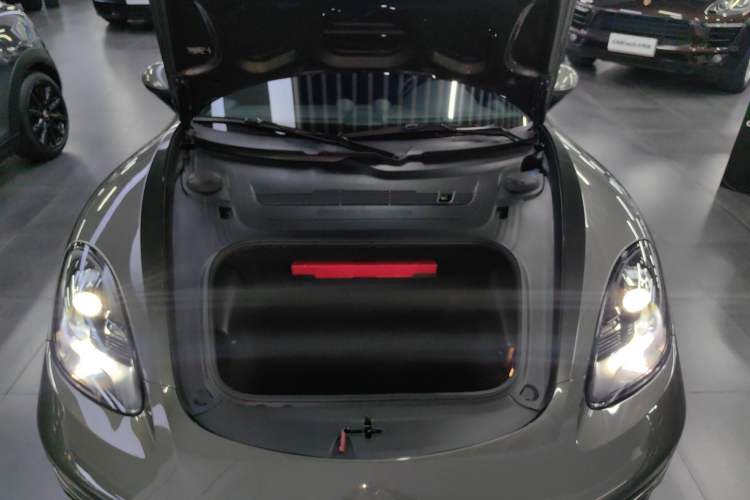 Used Porsche 718 2020 Cayman 2.0T Engine Bay