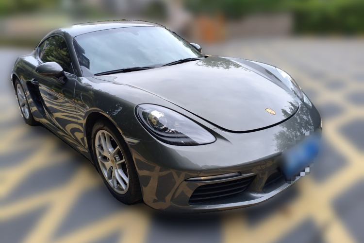 Used Porsche 718 2020 Cayman 2.0T Front Right 45 Deg