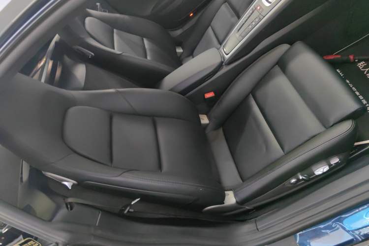 Used Porsche 718 2020 Cayman 2.0T Right Front Seat