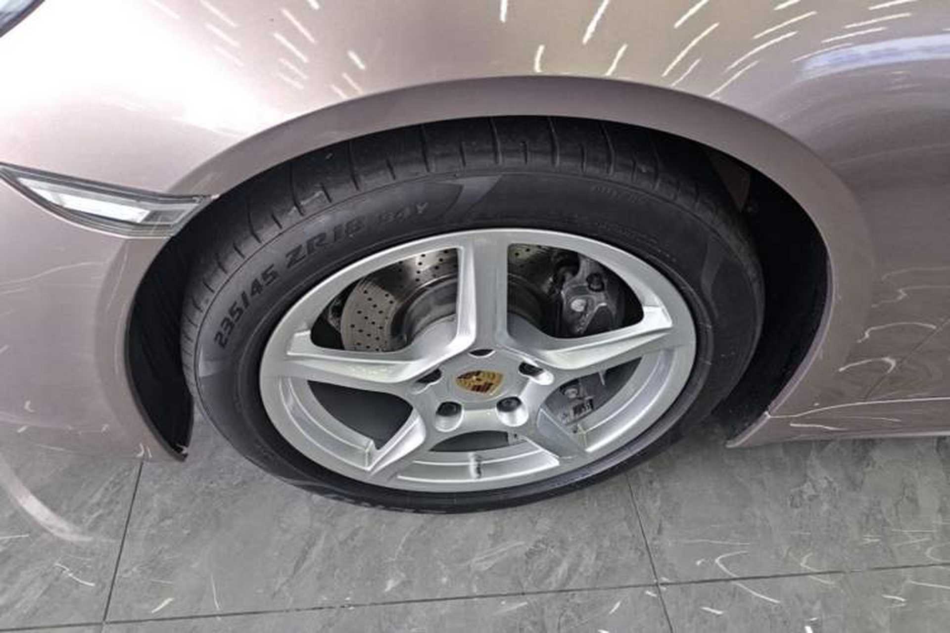 Used Porsche 718 2020 Boxster 2.0T Left Front Wheel Hub