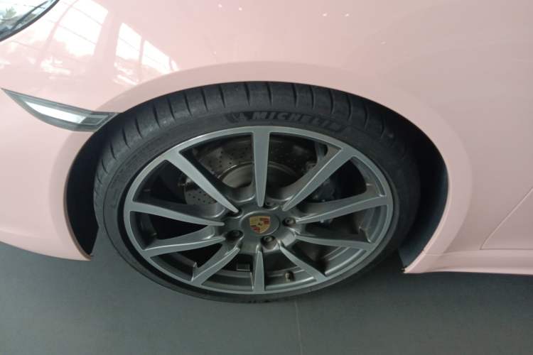 Used Porsche 718 2020 Boxster 2.0T Left Front Wheel Hub