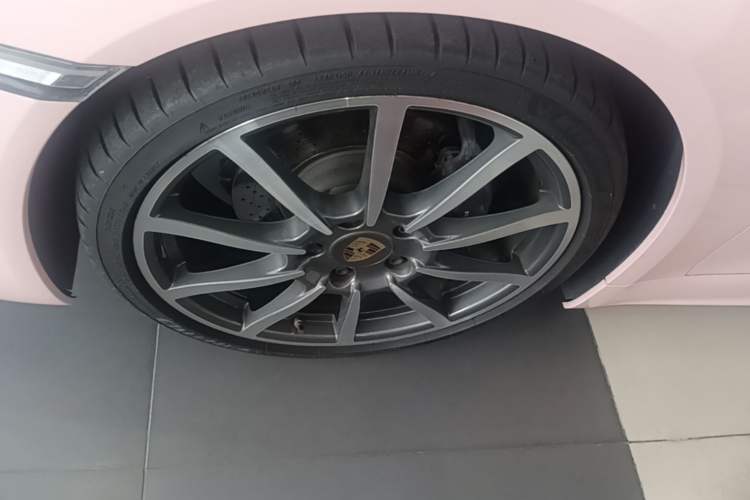 Used Porsche 718 2020 Boxster 2.0T Left Front Wheel Hub