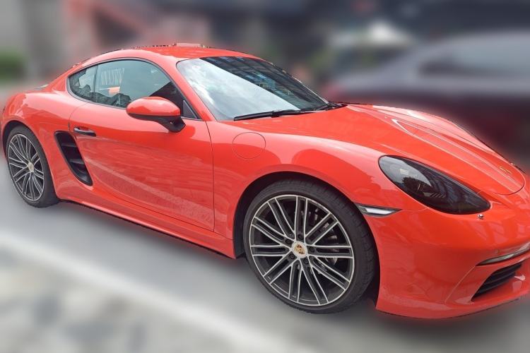 Used Porsche 718 2020 Cayman 2.0T Front Right 45 Deg