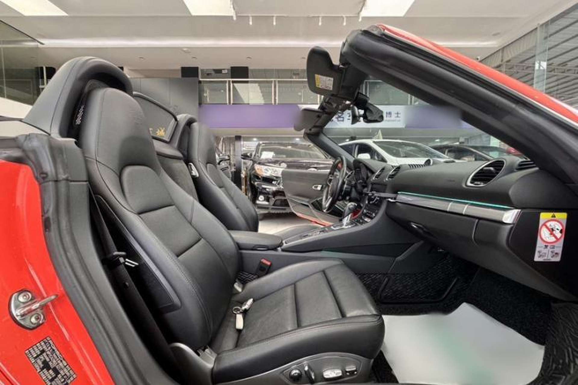 Used Porsche 718 2020 Boxster 2.0T Interior 4