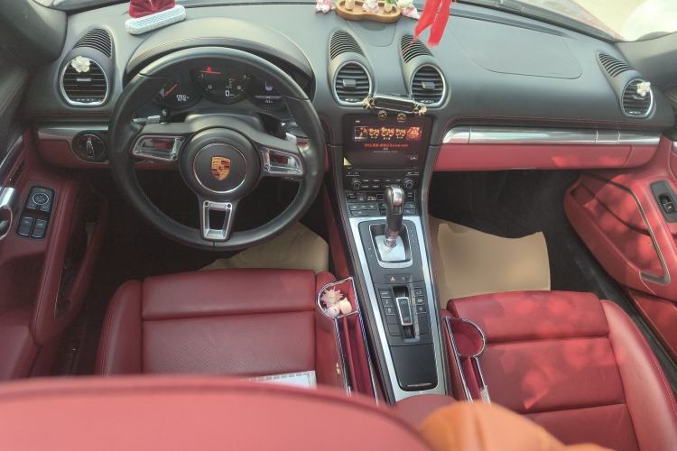 Used Porsche 718 2020 Boxster 2.0T Center Console