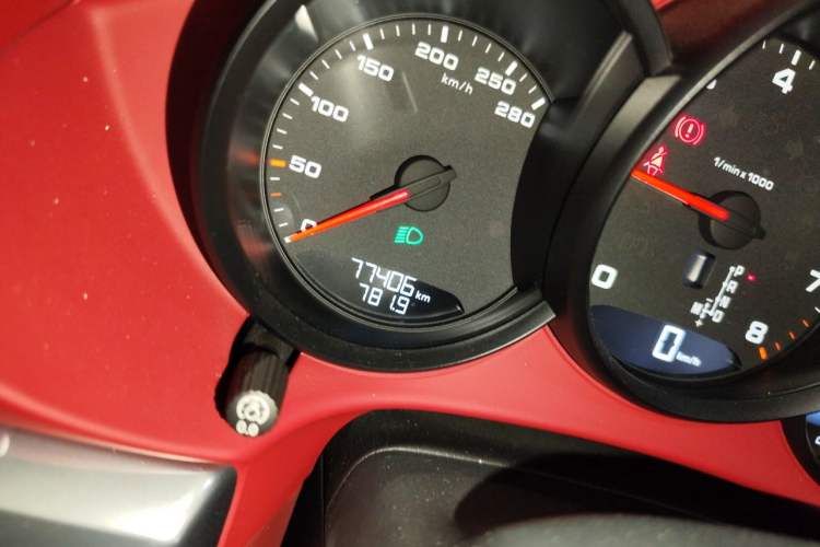 Used Porsche 718 2020 Boxster 2.0T Odometer Close Up