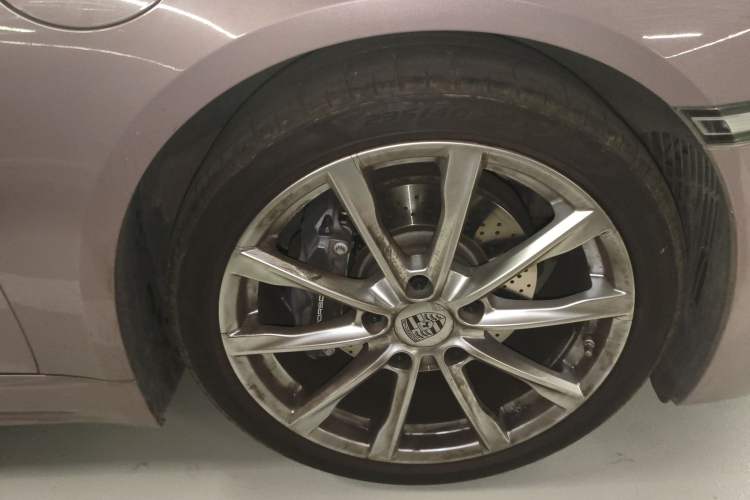 Used Porsche 718 2020 Boxster 2.0T Right Front Wheel Hub
