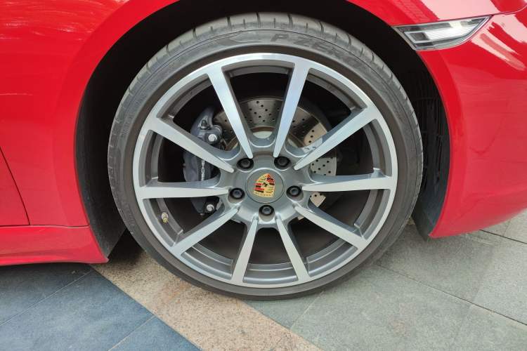 Used Porsche 718 2020 Cayman 2.0T Right Front Wheel Hub