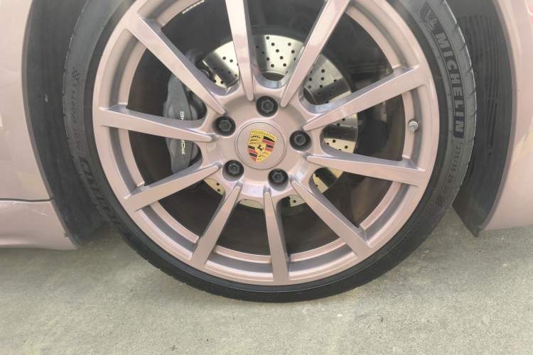 Used Porsche 718 2020 Boxster 2.0T Right Front Wheel Hub