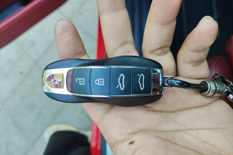 Used Porsche 718 2020 Cayman 2.0T Vehicle Key
