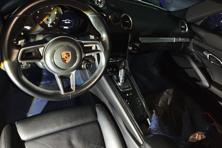 Used Porsche 718 2020 Cayman 2.0T Center Console
