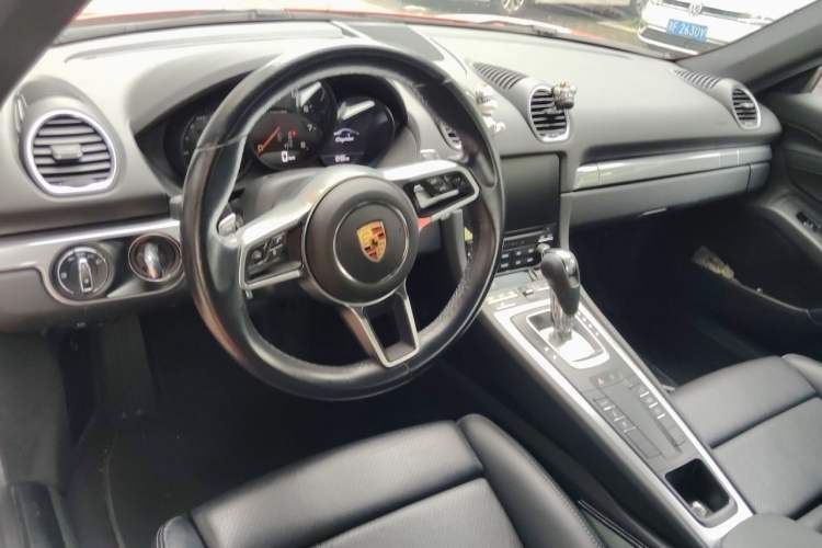 Used Porsche 718 2020 Cayman 2.0T Center Console
