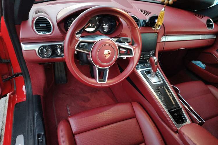 Used Porsche 718 2020 Cayman 2.0T Center Console