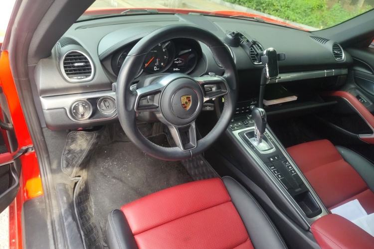 Used Porsche 718 2020 Cayman 2.0T Center Console