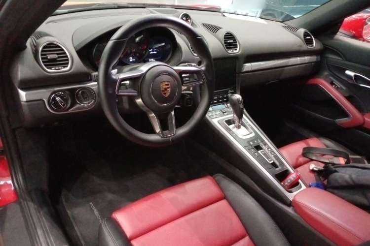 Used Porsche 718 2020 Boxster 2.0T Center Console