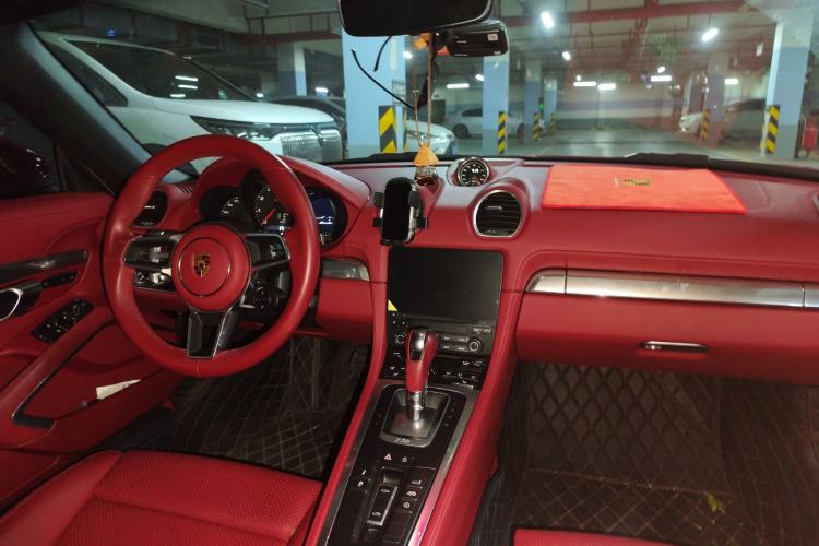Used Porsche 718 2020 Boxster 2.0T Center Console