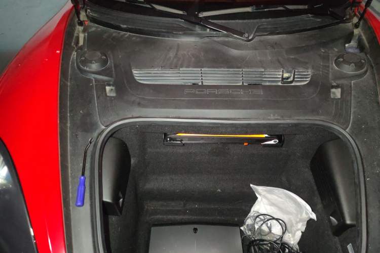 Used Porsche 718 2020 Cayman 2.0T Engine Bay Right