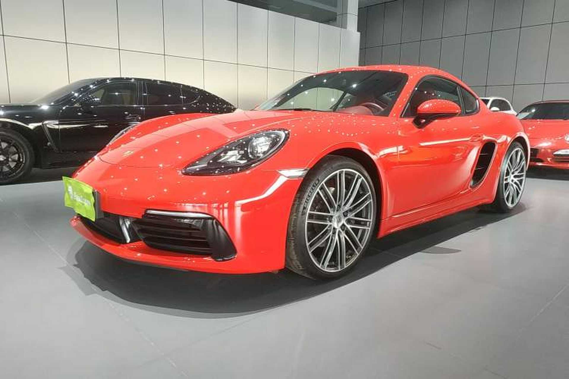 Used Porsche 718 2020 Cayman 2.0T Front Left 45 Deg