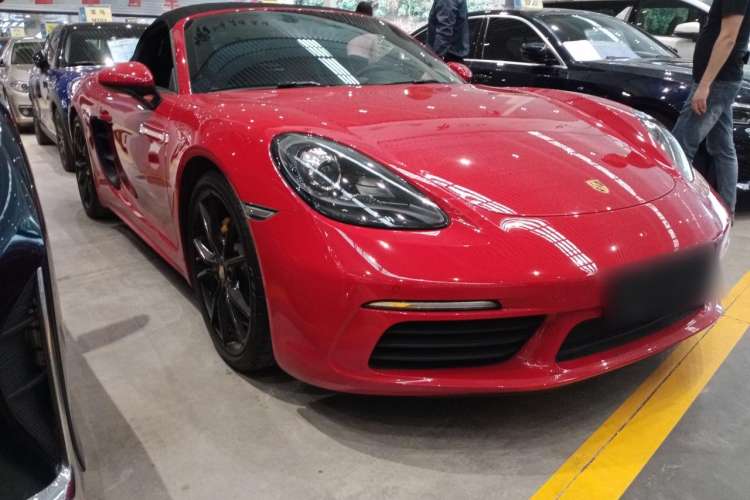 Used Porsche 718 2020 Boxster 2.0T Front Right 45 Deg