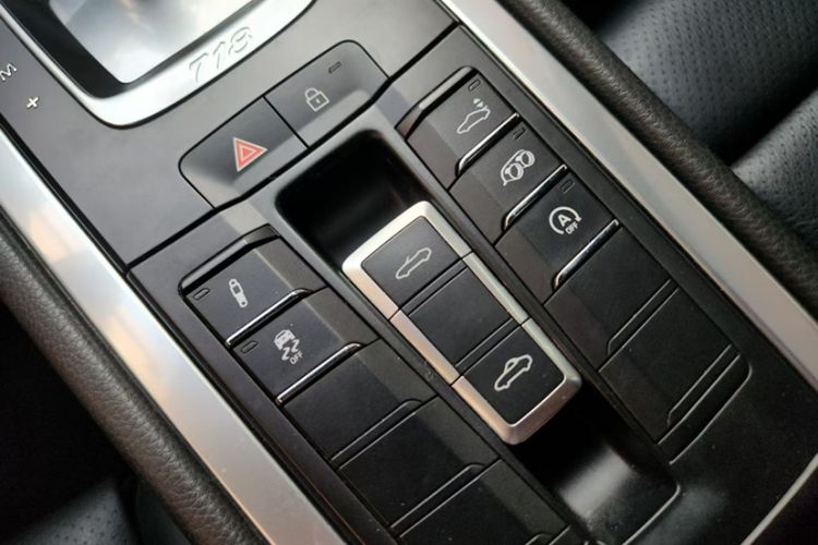 Used Porsche 718 2020 Boxster 2.0T Interior 1