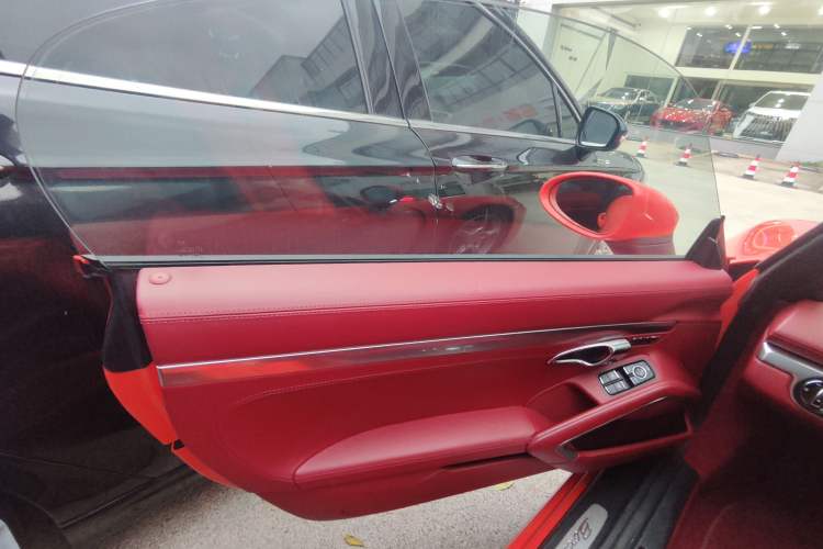Used Porsche 718 2020 Boxster 2.0T Interior 10