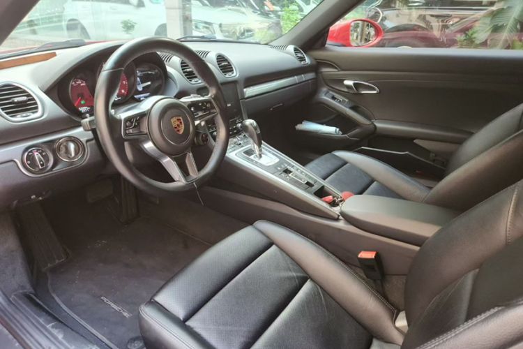 Used Porsche 718 2020 Boxster 2.0T Interior 2
