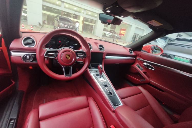 Used Porsche 718 2020 Boxster 2.0T Interior 2