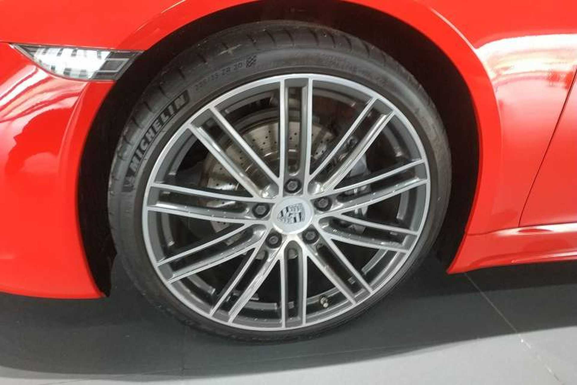 Used Porsche 718 2020 Cayman 2.0T Left Front Wheel Hub