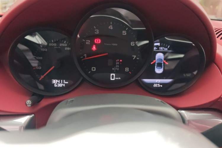Used Porsche 718 2020 Boxster 2.0T Odometer Close Up