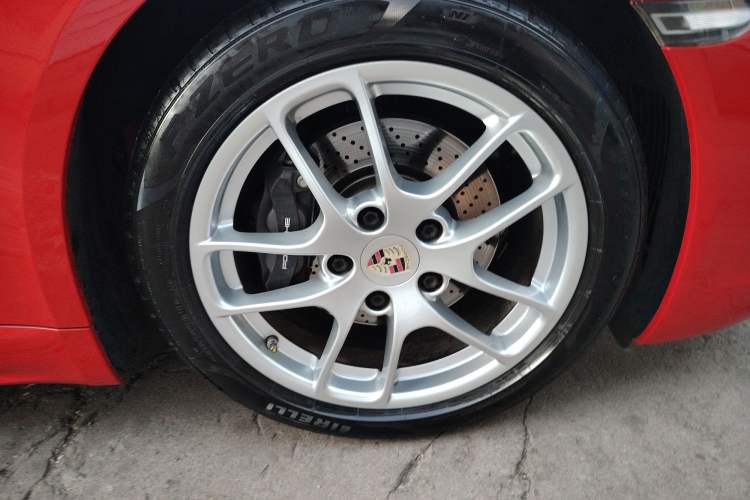 Used Porsche 718 2020 Cayman 2.0T Right Front Wheel Hub