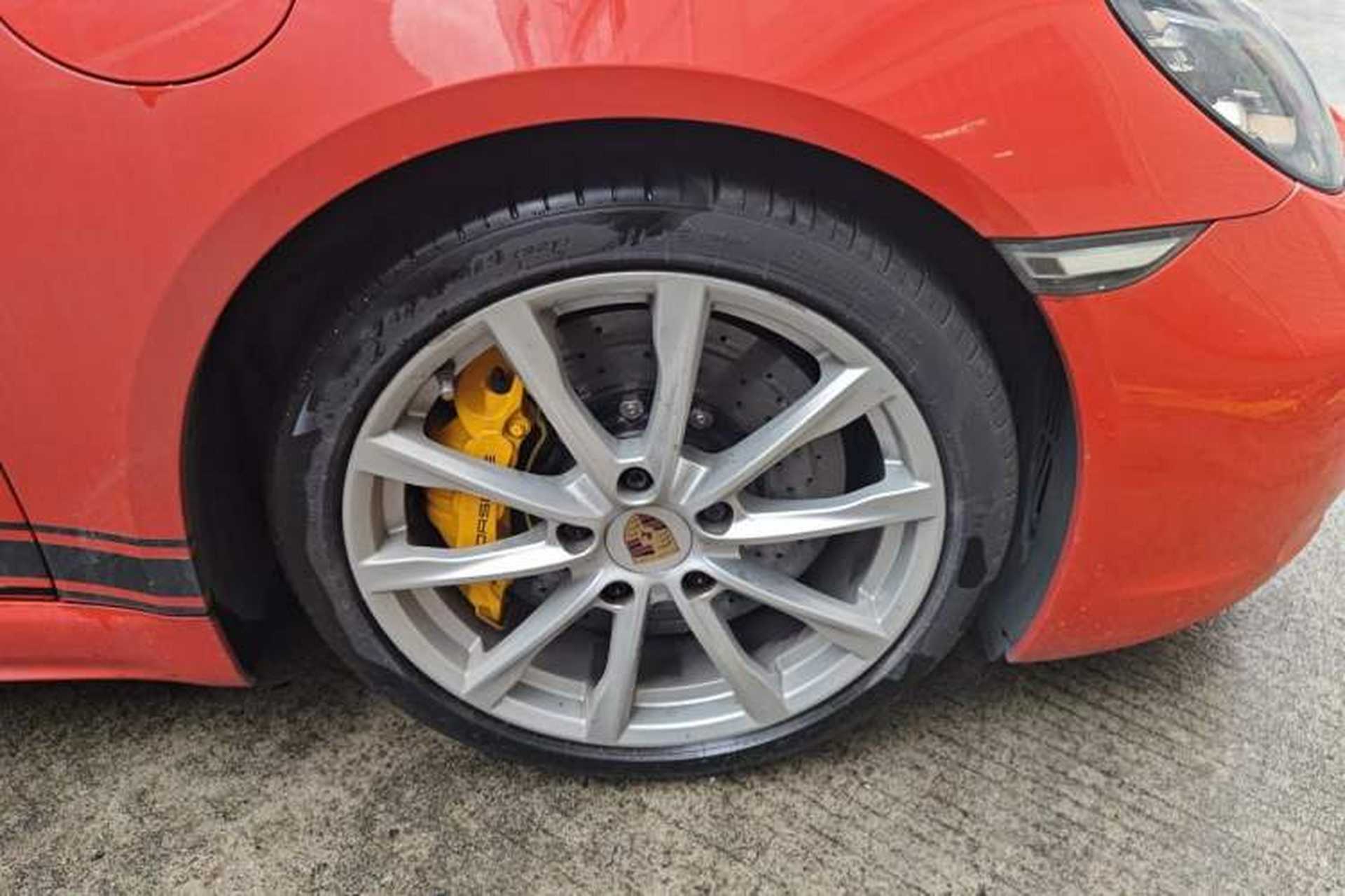 Used Porsche 718 2020 Boxster 2.0T Right Front Wheel Hub