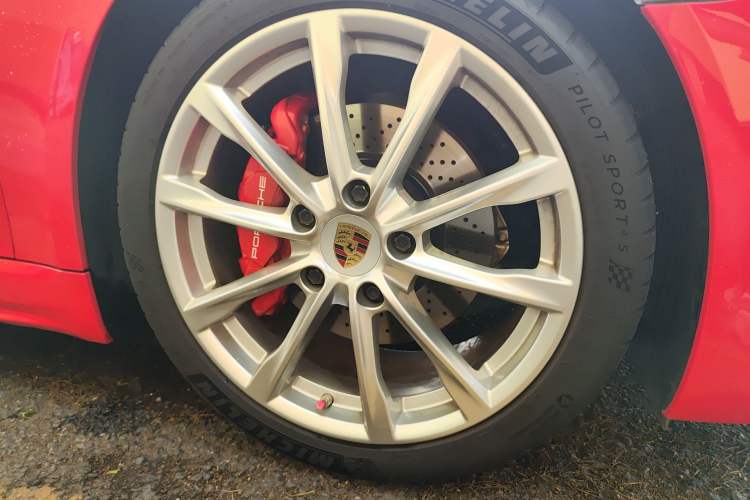 Used Porsche 718 2020 Cayman S 2.5T Right Front Wheel Hub