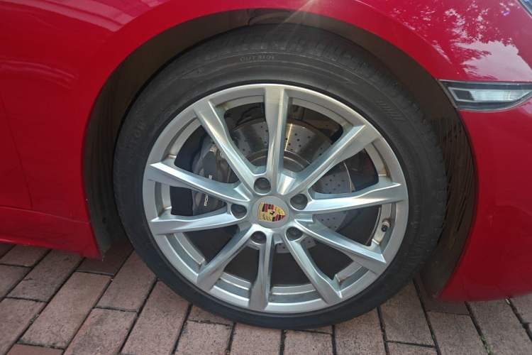 Used Porsche 718 2020 Boxster 2.0T Right Front Wheel Hub