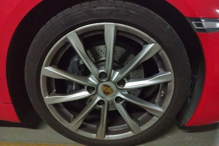 Used Porsche 718 2020 Boxster 2.0T Right Front Wheel Hub