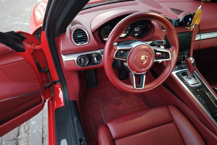 Used Porsche 718 2020 Cayman 2.0T Steering Wheel