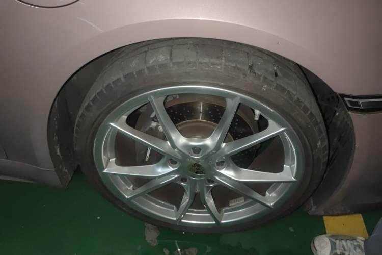 Used Porsche 718 2020 Boxster 2.0T Right Front Wheel Hub
