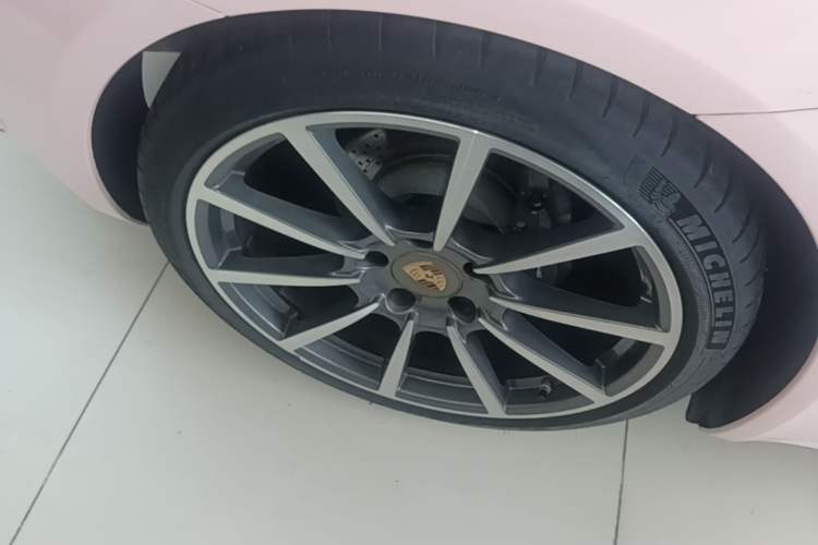 Used Porsche 718 2020 Boxster 2.0T Right Rear Wheel Hub