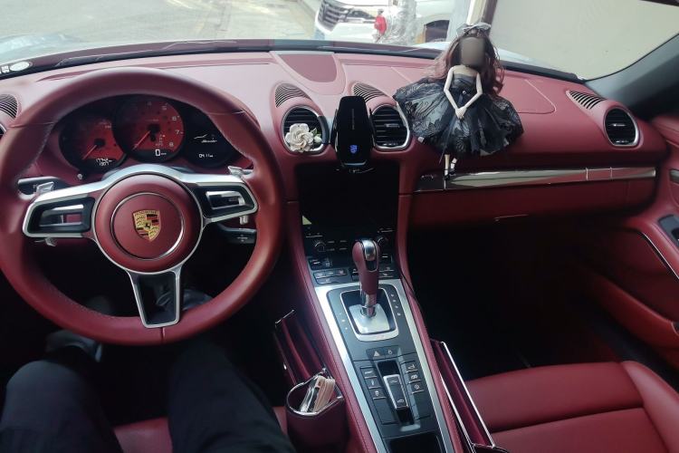 Used Porsche 718 2020 Boxster 2.0T Center Console