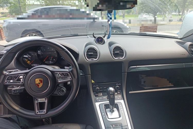 Used Porsche 718 2020 Cayman 2.0T Center Console
