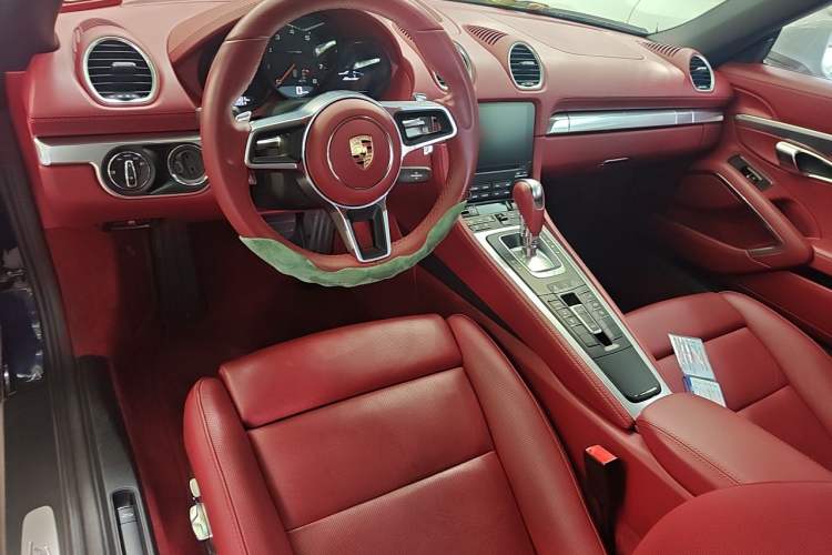 Used Porsche 718 2020 Boxster 2.0T Center Console