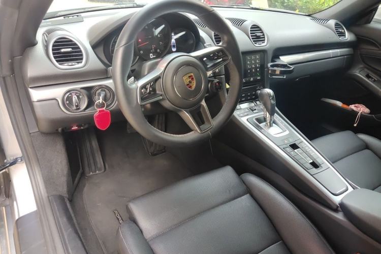 Used Porsche 718 2020 Boxster 2.0T Center Console