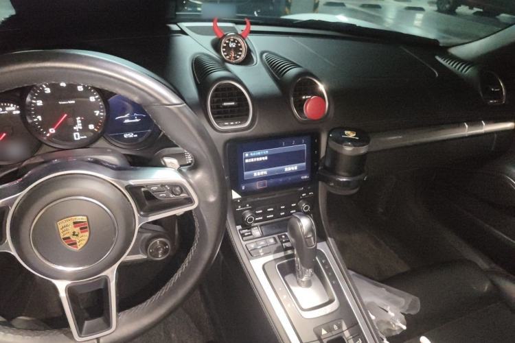 Used Porsche 718 2020 Boxster 2.0T Center Console