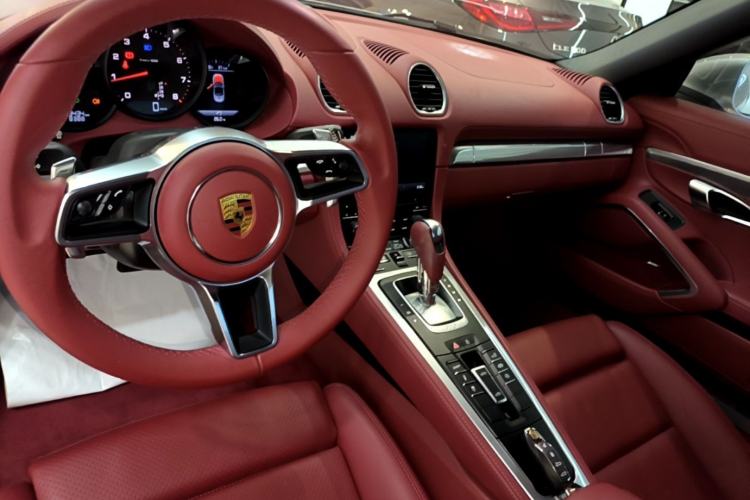 Used Porsche 718 2020 Boxster 2.0T Center Console