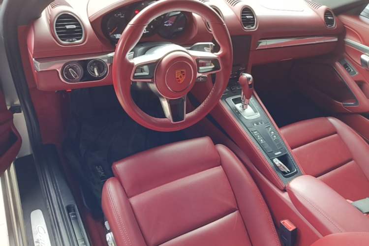 Used Porsche 718 2020 Cayman 2.0T Center Console