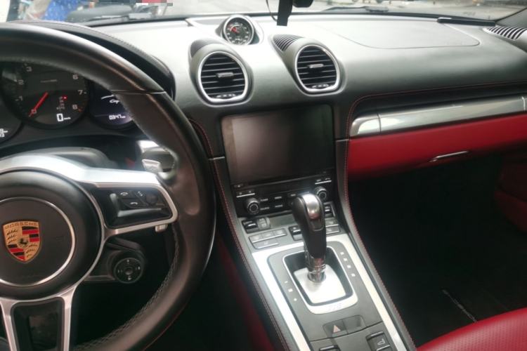 Used Porsche 718 2020 Cayman 2.0T Center Console